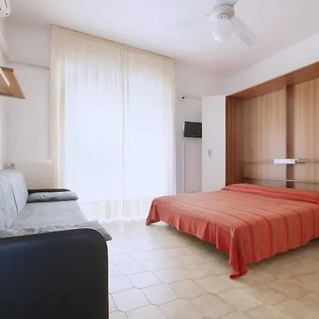 Barusso מלון דירות 3*